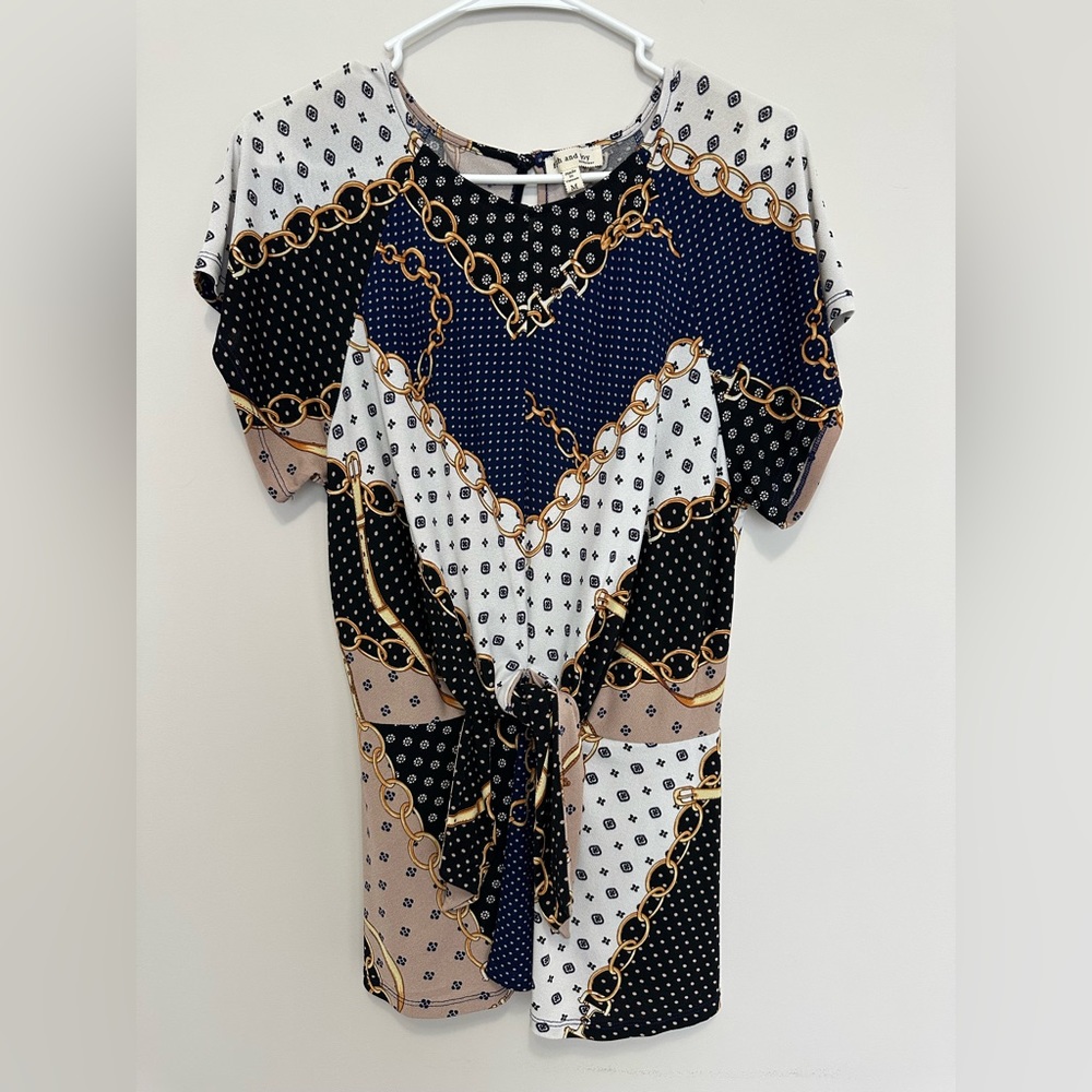 Faith and Joy Chain Pattern Top Polka Dot short sleeve | Navy Black White Beige